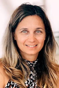 Doshkova headshot